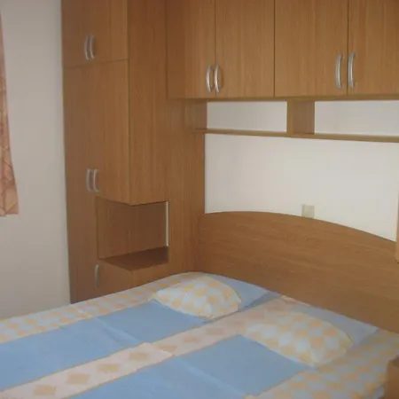Igrane 13535b Apartman