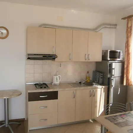 Igrane 13535b Appartement Podgora (Split-Dalmatia)